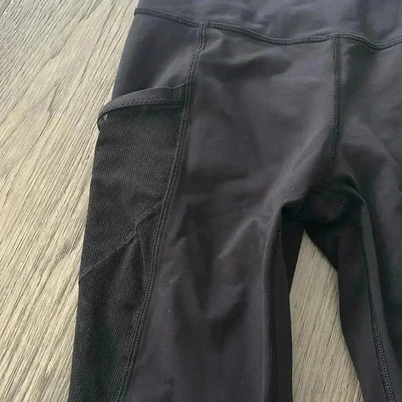🍋Lululemon🍋 | Black mesh cropped leggings - Picture 4 of 9